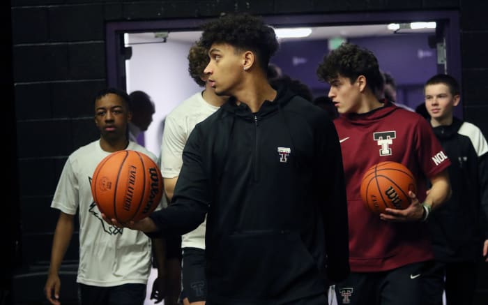 a Tualatin Barlow 6A Oregon boys basketball quarterfinal 2024 Dan Brood 2